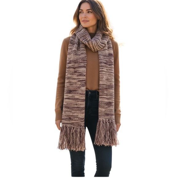 BURBERRY CASHMERE FRINGED KNIT 67” WINTER OUTDOORS OLD MONEY BOHO SCARF